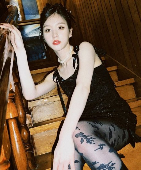 HeeJin hot star image