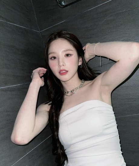 HeeJin model sexy archive