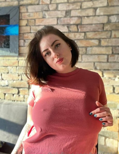 Sweet Buns pornstar nude gallery