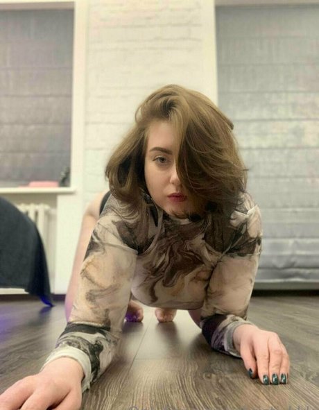 Sweet Buns sex model image