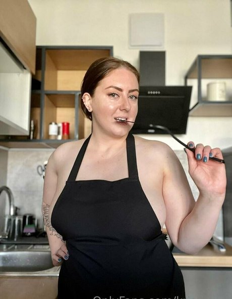 Sweet Buns model adult picture