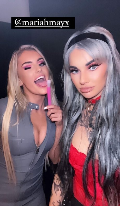 Hannah Taylor model sexy photos