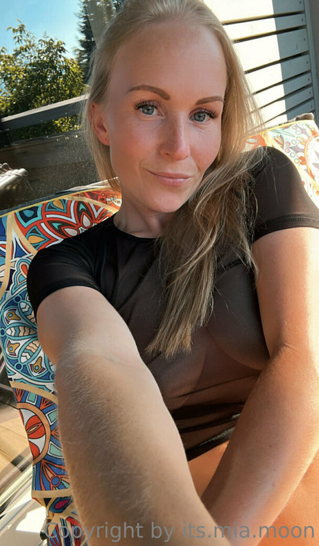 Mia Moon porn actress images