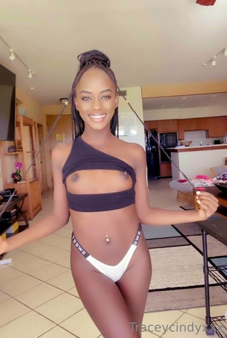 _Petite Doll_ pretty actress pic