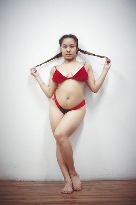 Victoria Kuang_ porn actress gallery