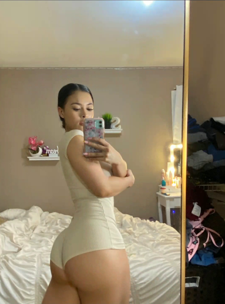 Sammajammaz model sexy pic