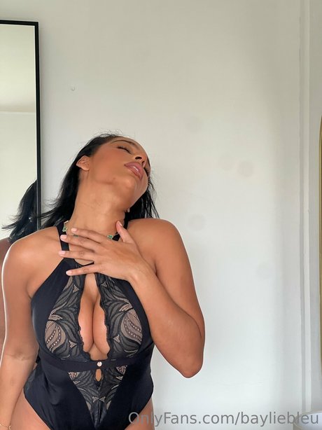 Bayliebleu exclusive model picture