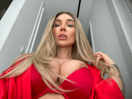 Solar Kate sex model photo