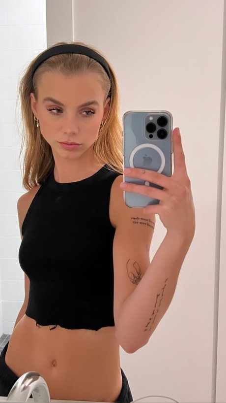 Anna Shumate naked pornstar images