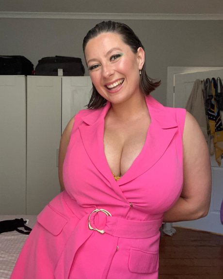 Bel Larcombe exclusive model photos