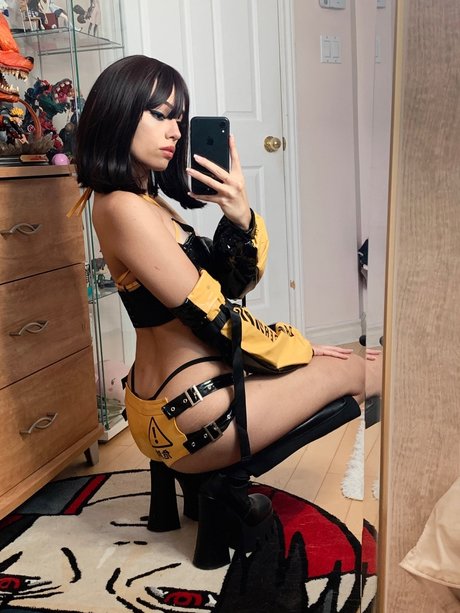 Mimisemaan nude model image