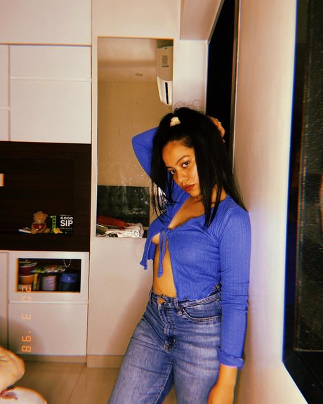 Estcy hd model galleries