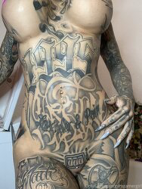 Gym Gamer Girl nude model archive