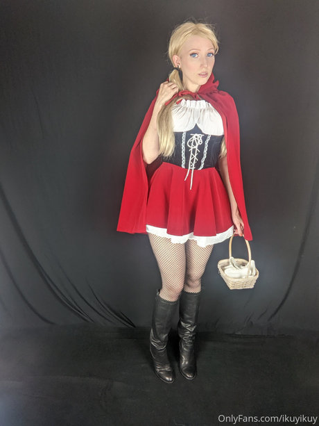 Ikuy Cosplayer star best photo