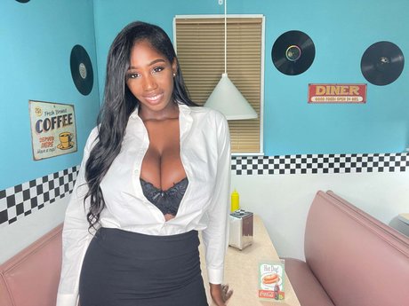 Ellie The Empress star porn pictures