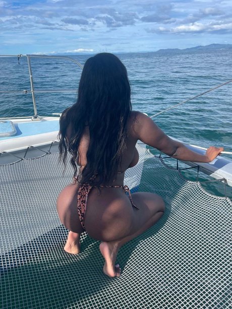 Ellie The Empress hot pornstar image