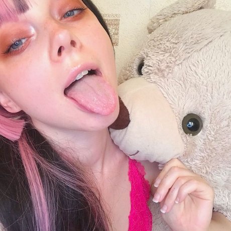 Malvinamoney star erotic photos