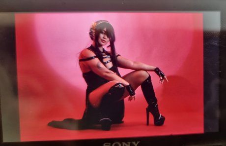 Nyaaati model high quality images