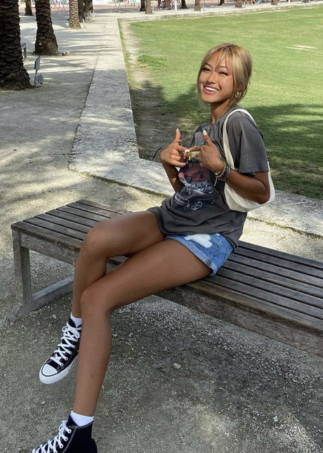 Gabby Hua_ sexy model picture