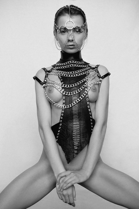 Marta Gromova_ star hot image