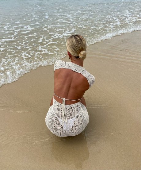 Allie Auton art model archive