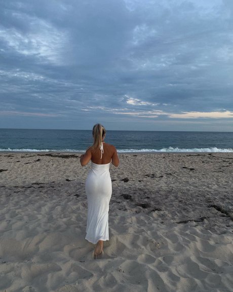 Emelye ender Profile pic