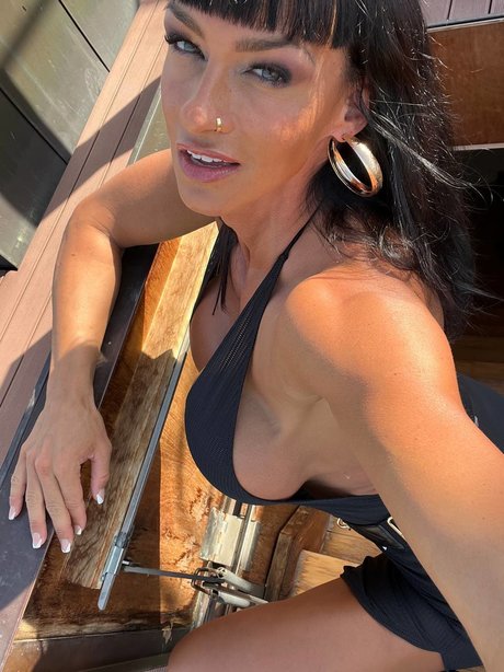 Cindy Landolt adult model pictures