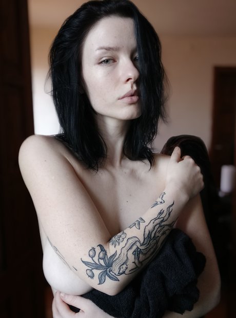 Innervus_ hot actress photo