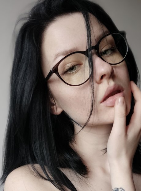 Innervus_ exclusive model picture