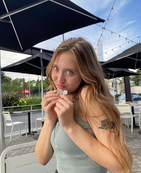 Jordan Burton free model pic