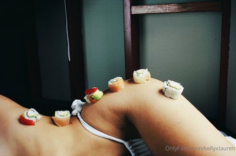 Kelly Lauren art actress photos