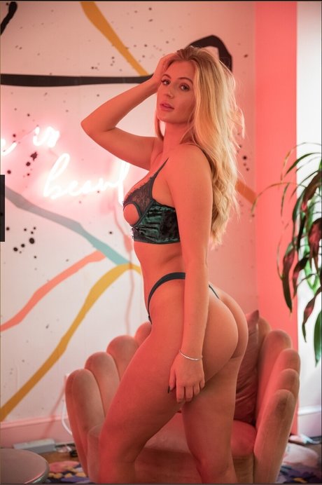 Alexis Clark star pretty gallery