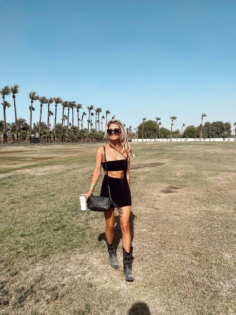 fitnessmodel onlyfans pornographic pictures