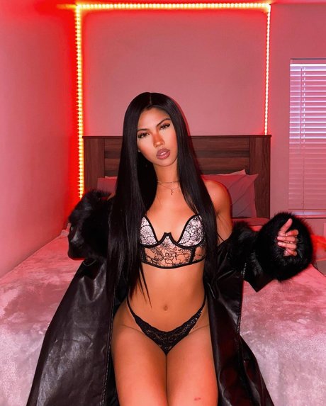 Alyanna Joelle nudes actress archive