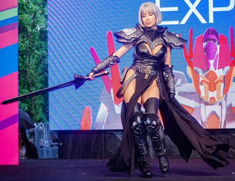 big tits midget onlyfans free pic