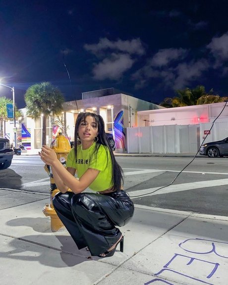 Yovanna Ventura model erotic picture