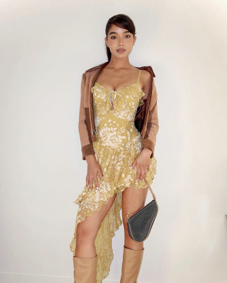 Yovanna Ventura sexy model img