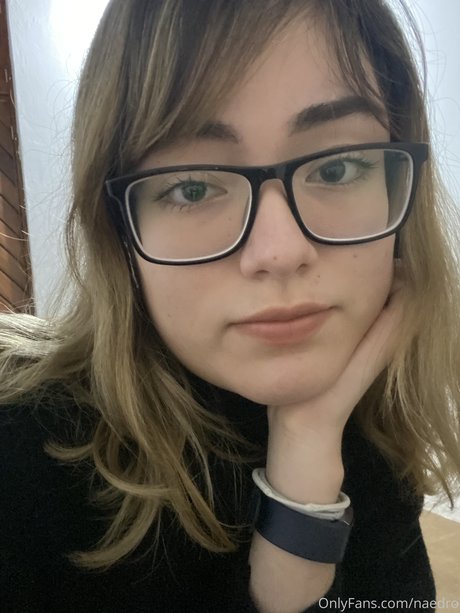 Dronae Naedro sex star photo