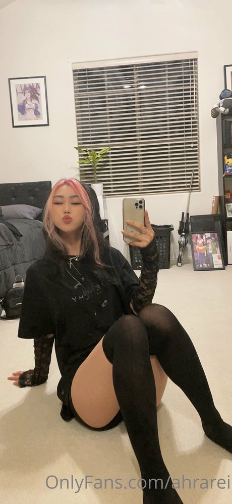 AHRA REI model pornographic gallery