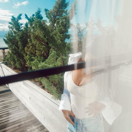 Renee Monaco pretty star image