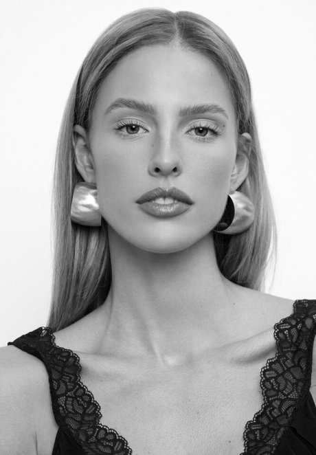 Sienna Cochrane star adult image