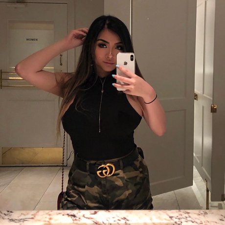 Vicki Li high quality actress picture