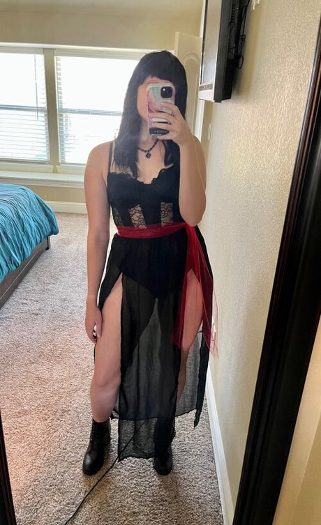 Alanis King perfect actress pictures