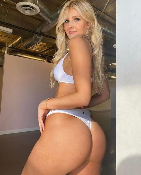 Boutinela Model xxx actress photos