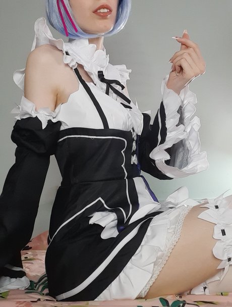 Kiki Glitter Cosplay free actress img