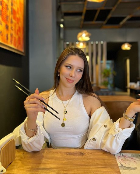 Sinem Ozgur nude pornstar photos