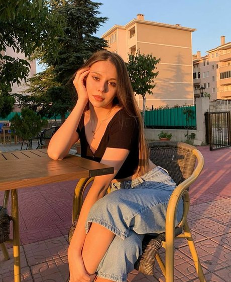 Sinem Ozgur pornstar pretty img