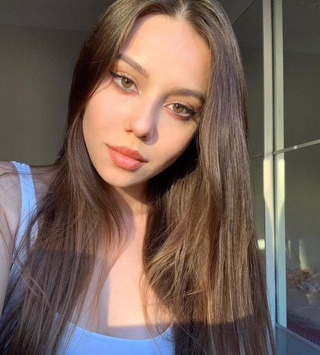 Sinem Ozgur model nudes photos