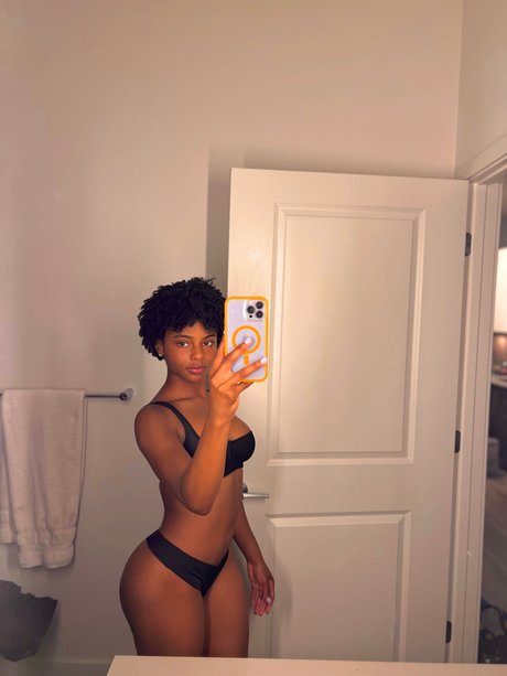 tan onlyfans porn images