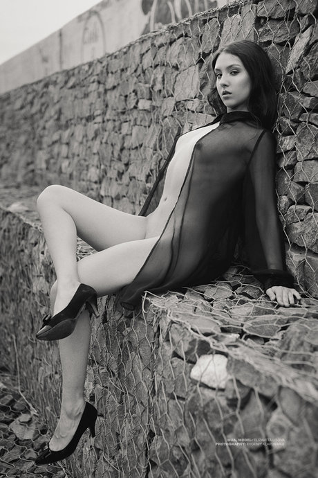 Elis model high quality galleries